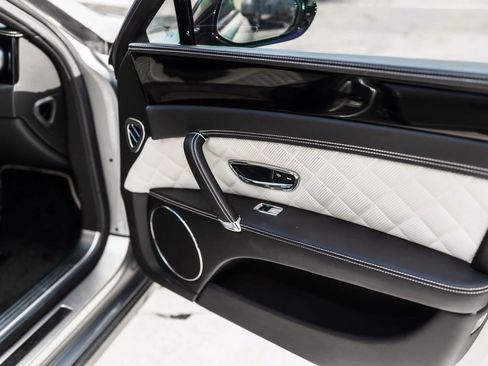 Used 2017 Bentley Flying Spur S V8 AWD/4WD image 49