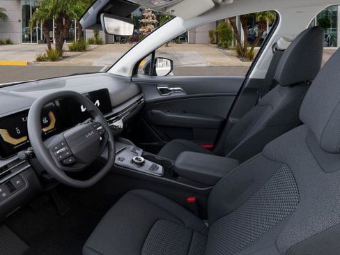 New 2026 Kia Sportage LX image 17