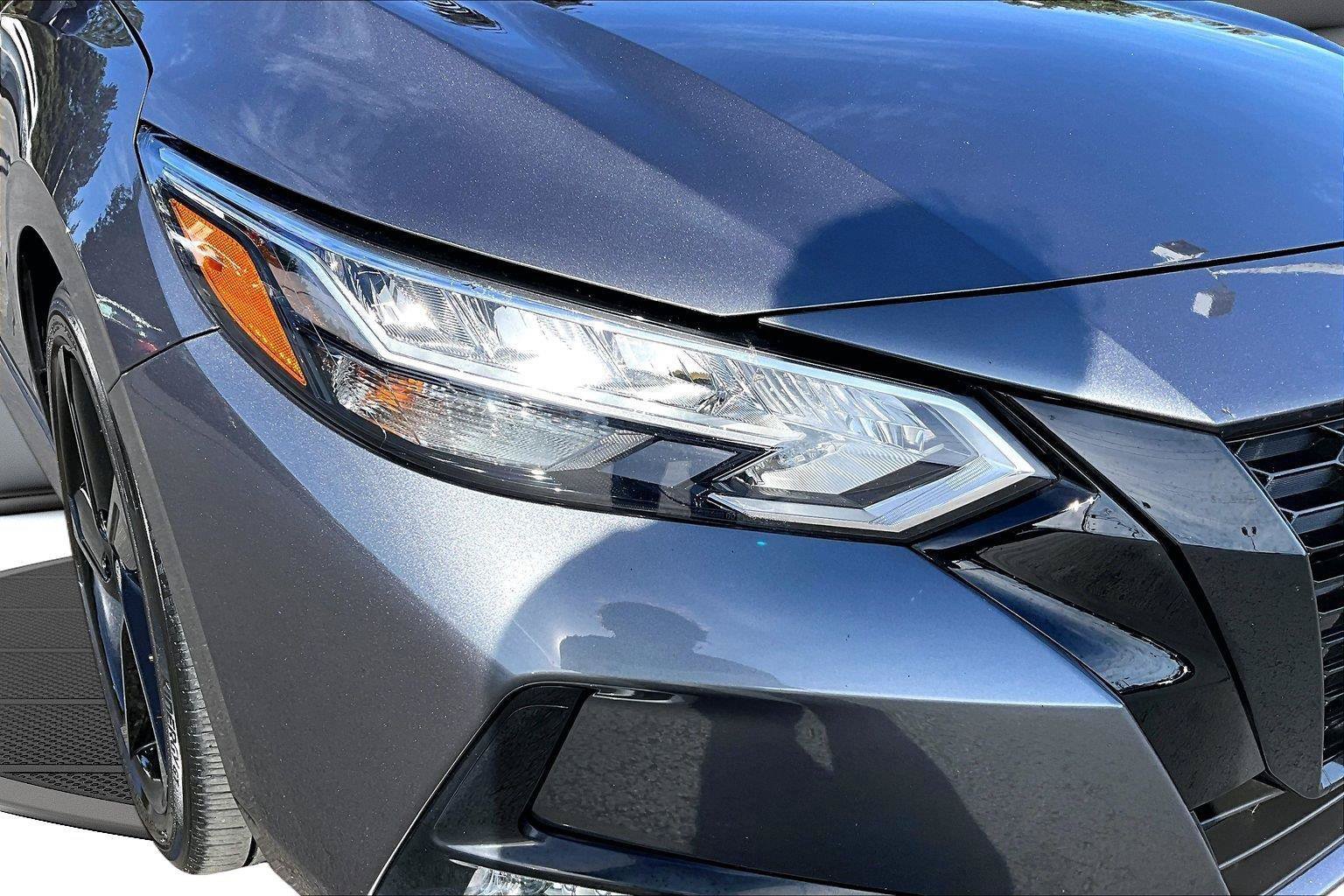 Used 2023 Nissan Sentra SR w/ Midnight Edition Package FWD image 31