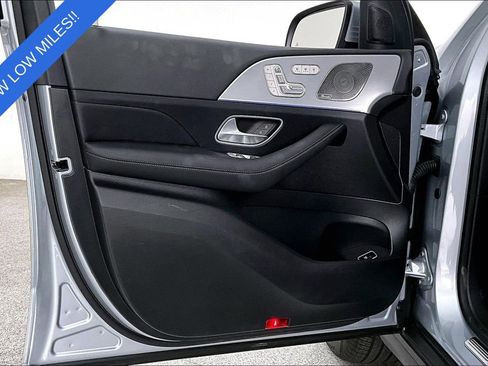 Used 2025 Mercedes-Benz GLS 450 4MATIC image 23
