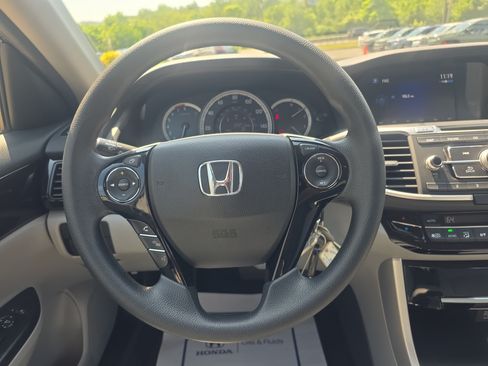 Used 2016 Honda Accord LX image 17