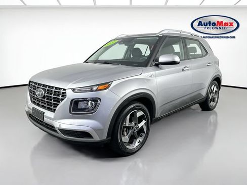 Used 2023 Hyundai Venue SEL w/ Cargo Package FWD image 5