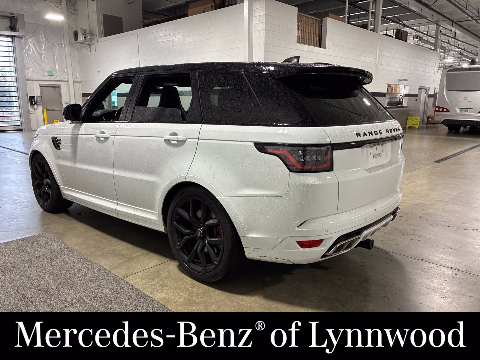 Used 2020 Land Rover Range Rover Sport SVR AWD/4WD image 3