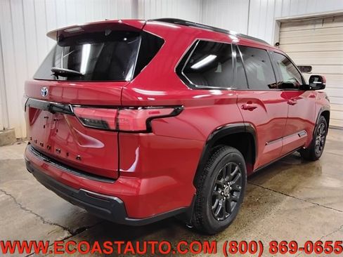 Used 2023 Toyota Sequoia Platinum image 3