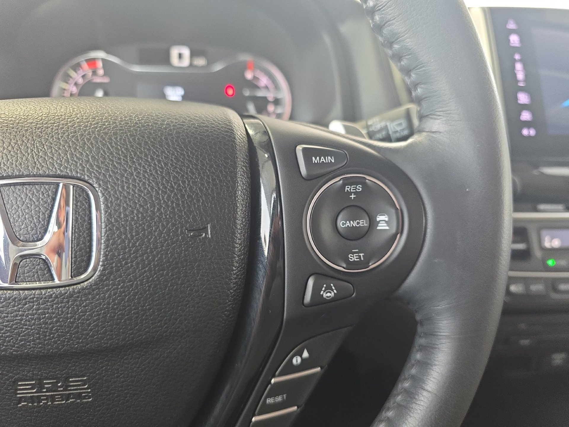 Used 2018 Honda Pilot Touring image 18
