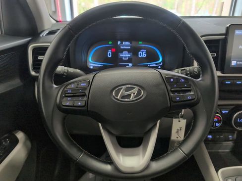 Certified 2023 Hyundai Venue SEL image 15