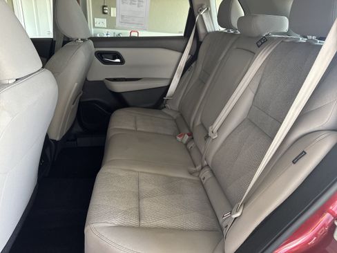 Used 2025 Nissan Rogue SV AWD/4WD image 9