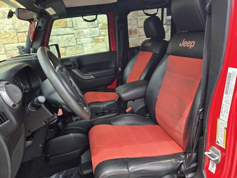 Used 2012 Jeep Wrangler Unlimited Sport AWD/4WD image 5