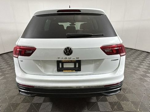 Used 2022 Volkswagen Tiguan SE AWD/4WD image 3