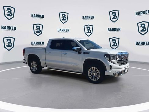 Used 2023 GMC Sierra 1500 Denali w/ Technology Package AWD/4WD image 2