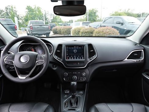 Used 2022 Jeep Cherokee Latitude Lux w/ Mopar Interior Package AWD/4WD image 30