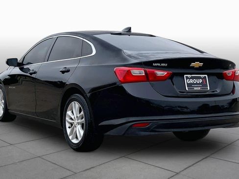 Used 2017 Chevrolet Malibu LT FWD image 11