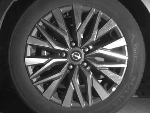 Used 2025 Nissan Altima 2.5 SV FWD image 12