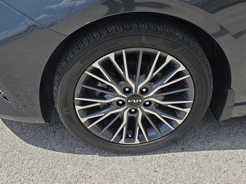 Used 2024 Kia Forte GT-Line image 2