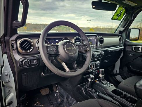 Certified 2023 Jeep Wrangler Sport S image 12