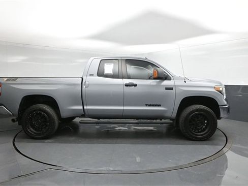 Used 2018 Toyota Tundra SR5 image 26