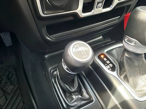 Used 2022 Jeep Wrangler Unlimited Sport AWD/4WD image 14