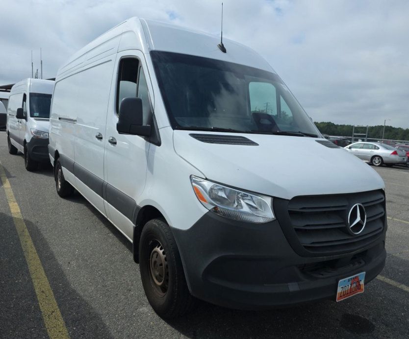 Used 2025 Mercedes-Benz Sprinter 2500 image 8