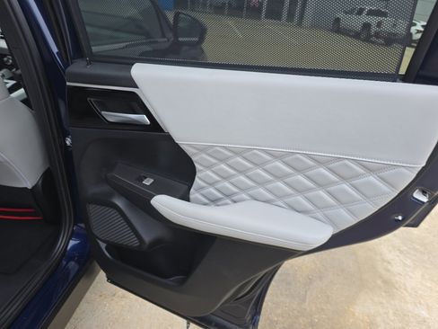 Used 2024 Mitsubishi Outlander SEL AWD/4WD image 18