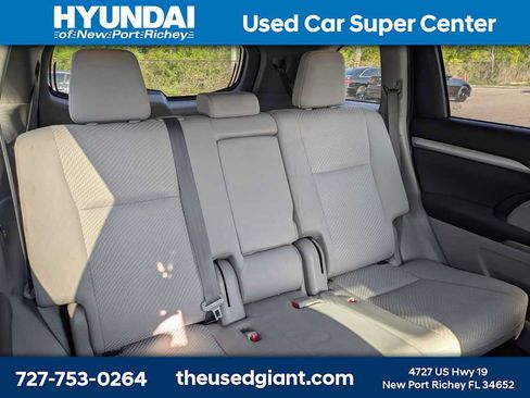 Used 2019 Toyota Highlander LE image 8