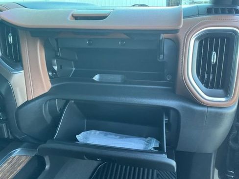 Used 2019 Chevrolet Silverado 1500 High Country w/ Technology Package image 33