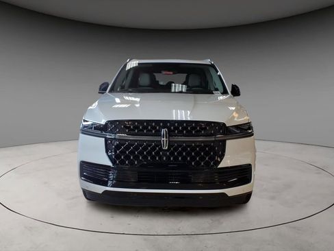 New 2026 Lincoln Navigator L Black Label AWD/4WD image 2