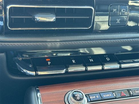 Used 2022 Lincoln Aviator Reserve image 26