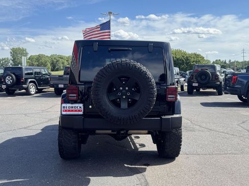 Used 2015 Jeep Wrangler Unlimited Sahara AWD/4WD image 6