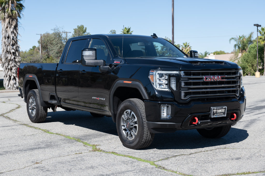 Used 2023 GMC Sierra 2500 AT4 AWD/4WD image 2