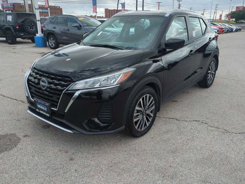Used 2024 Nissan Kicks SV FWD image 4