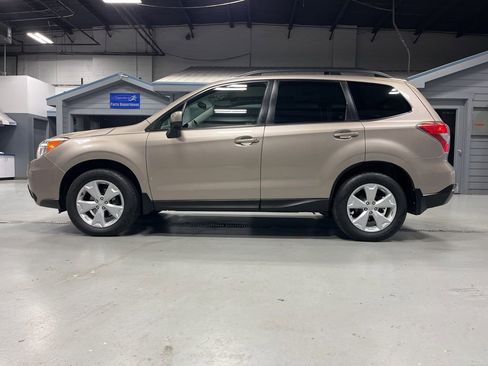 Used 2016 Subaru Forester 2.5i Premium w/ All-Weather Package AWD/4WD image 4