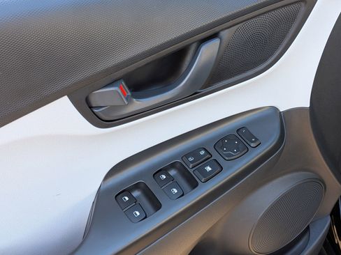 Used 2023 Hyundai Kona SEL image 9