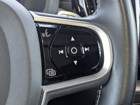 Used 2020 Volvo XC60 T5 R-Design w/ Protection Package Premier image 29