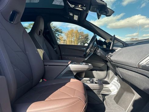 Used 2025 BMW iX M60 image 24