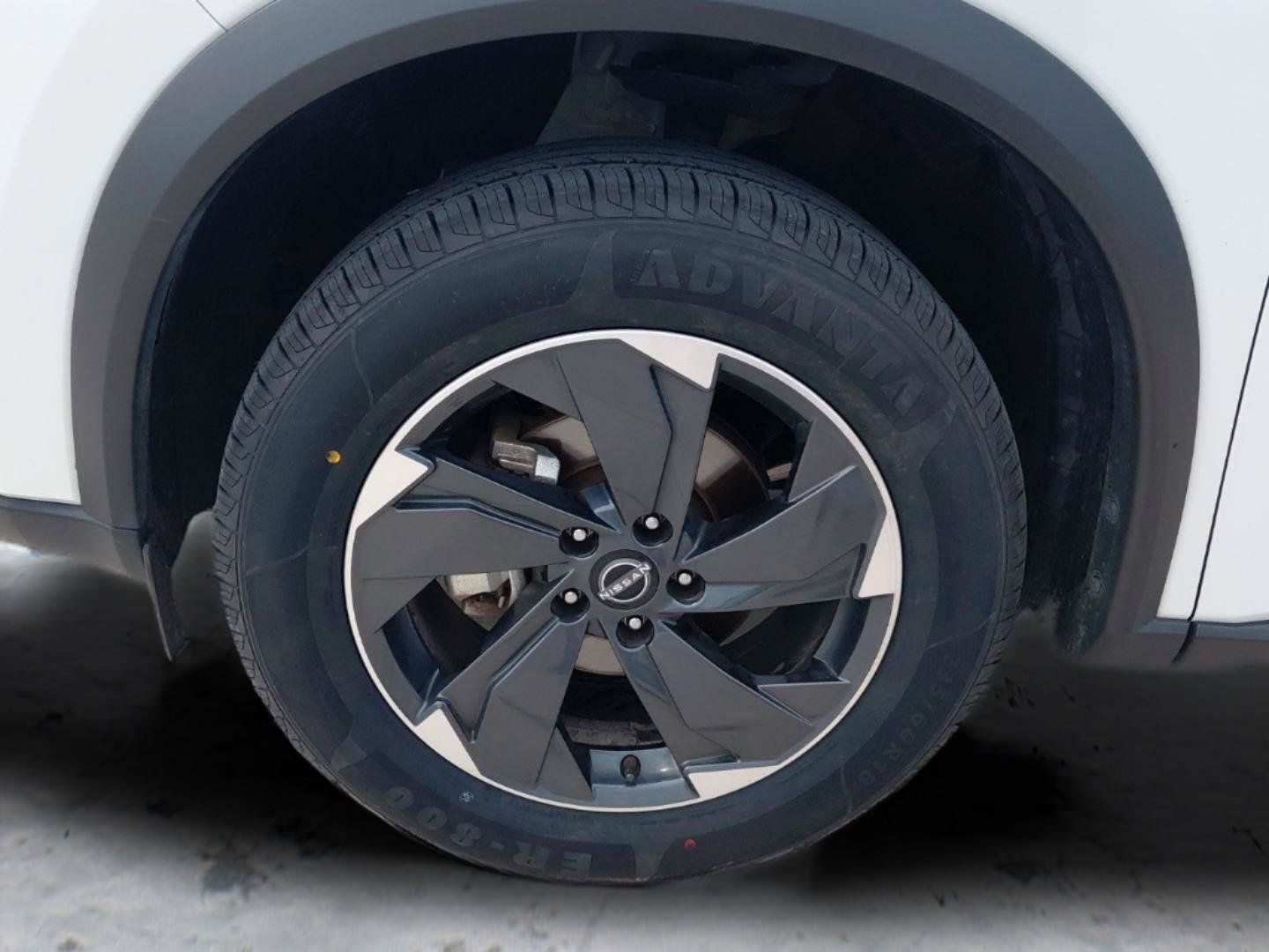 Used 2024 Nissan Rogue SV FWD image 14