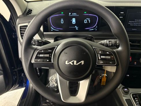 New 2026 Kia Seltos LX FWD image 18