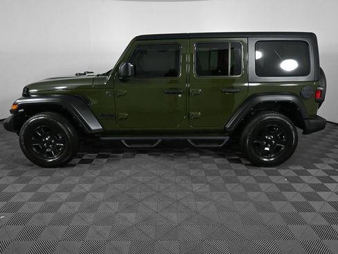 Used 2022 Jeep Wrangler Unlimited Sport AWD/4WD image 4