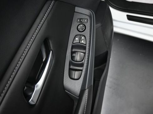 Used 2025 Nissan Sentra SV w/ All-Weather Package FWD image 10