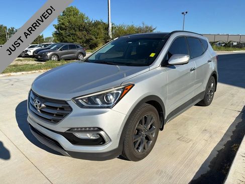Used 2017 Hyundai Santa Fe Sport FWD image 1