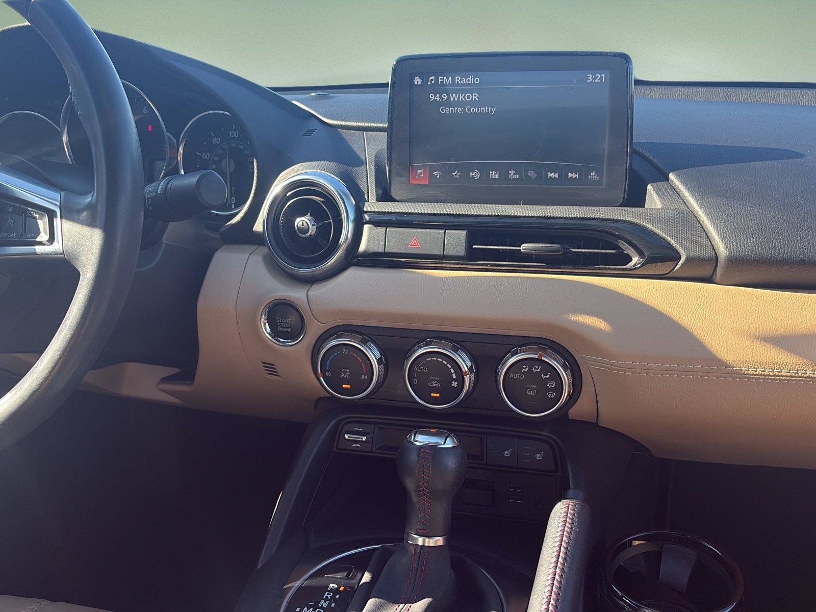 Used 2019 MAZDA MX-5 Miata RF Grand Touring RWD image 10