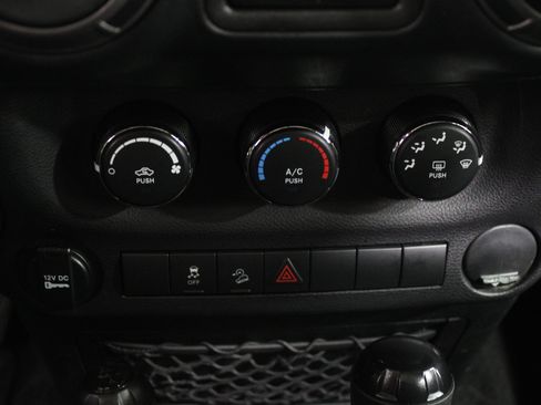 Used 2018 Jeep Wrangler Unlimited Sport image 11