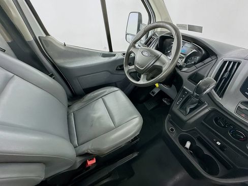 Used 2018 Ford Transit 250 138 RWD image 9