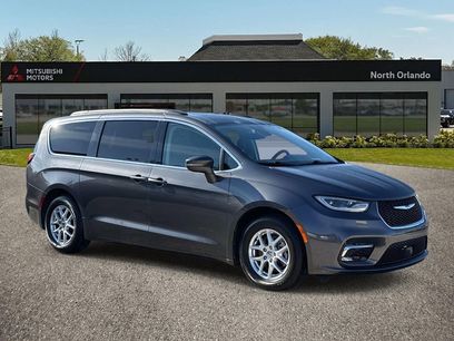 Used 2022 Chrysler Pacifica Touring-L