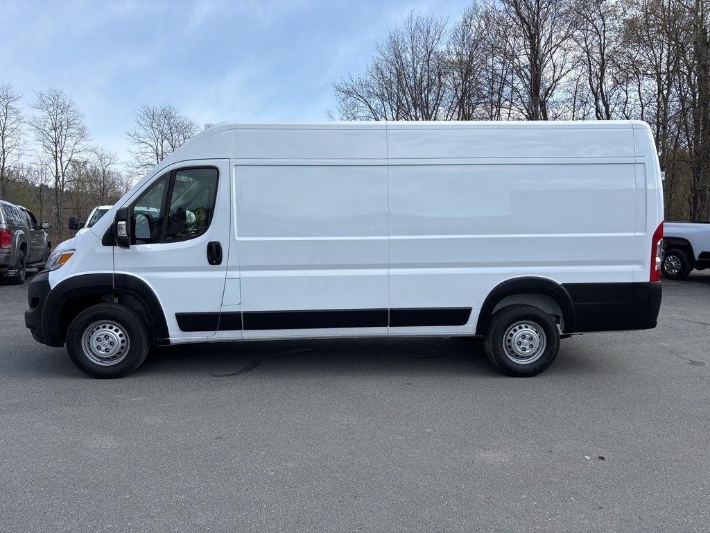 Used 2025 RAM ProMaster 3500 w/ Safety Group FWD image 2