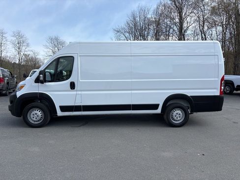 Used 2025 RAM ProMaster 3500 w/ Safety Group FWD image 2