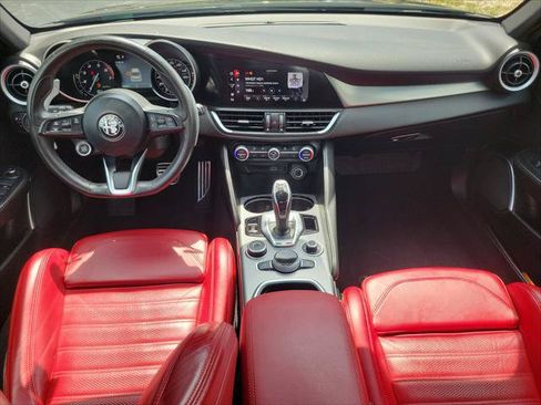 Used 2023 Alfa Romeo Giulia Veloce RWD image 10