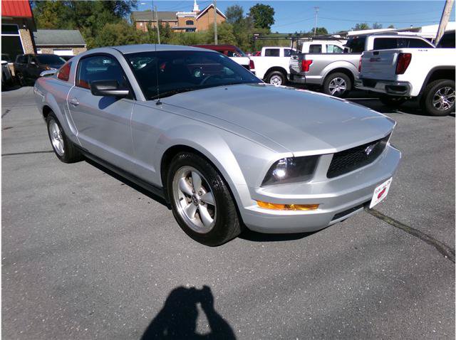 Used 2005 Ford Mustang Premium RWD image 12