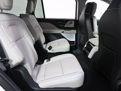 New 2026 Lincoln Aviator Reserve AWD/4WD image 18