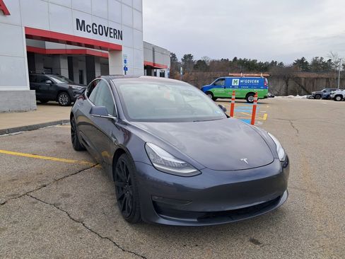 Used 2018 Tesla Model 3 Performance image 9