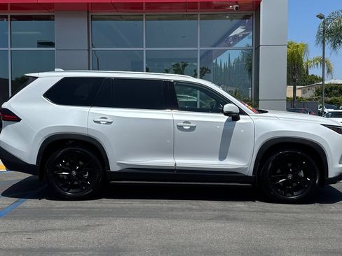 Certified 2026 Toyota Grand Highlander AWD Hybrid image 4
